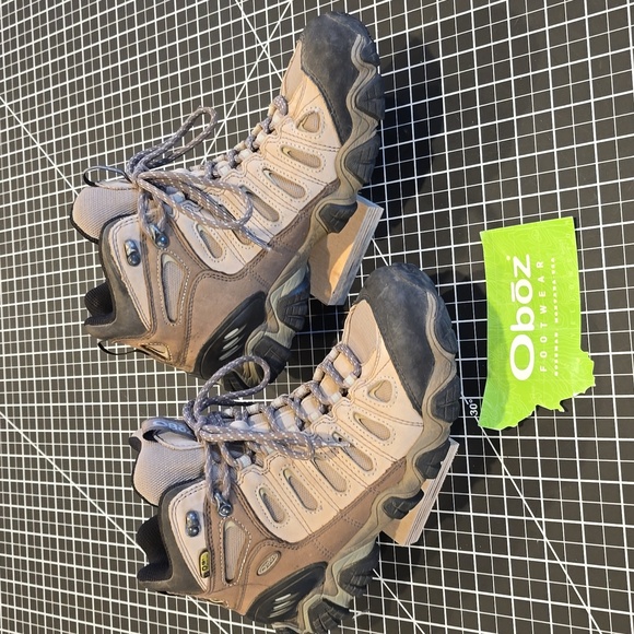 Size 8.5 Womens Oboz Tan & Natural Waterproof Hiking Boots - Picture 2 of 12